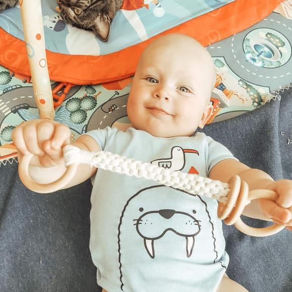 Handmade Macramé Baby Rattle 🇨🇦 Made in Canada - Picture 2 of 4